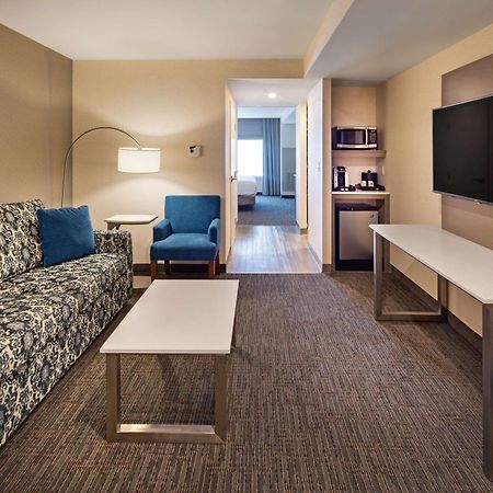 Hilton Garden Inn Toronto-Oakville Bagian luar foto