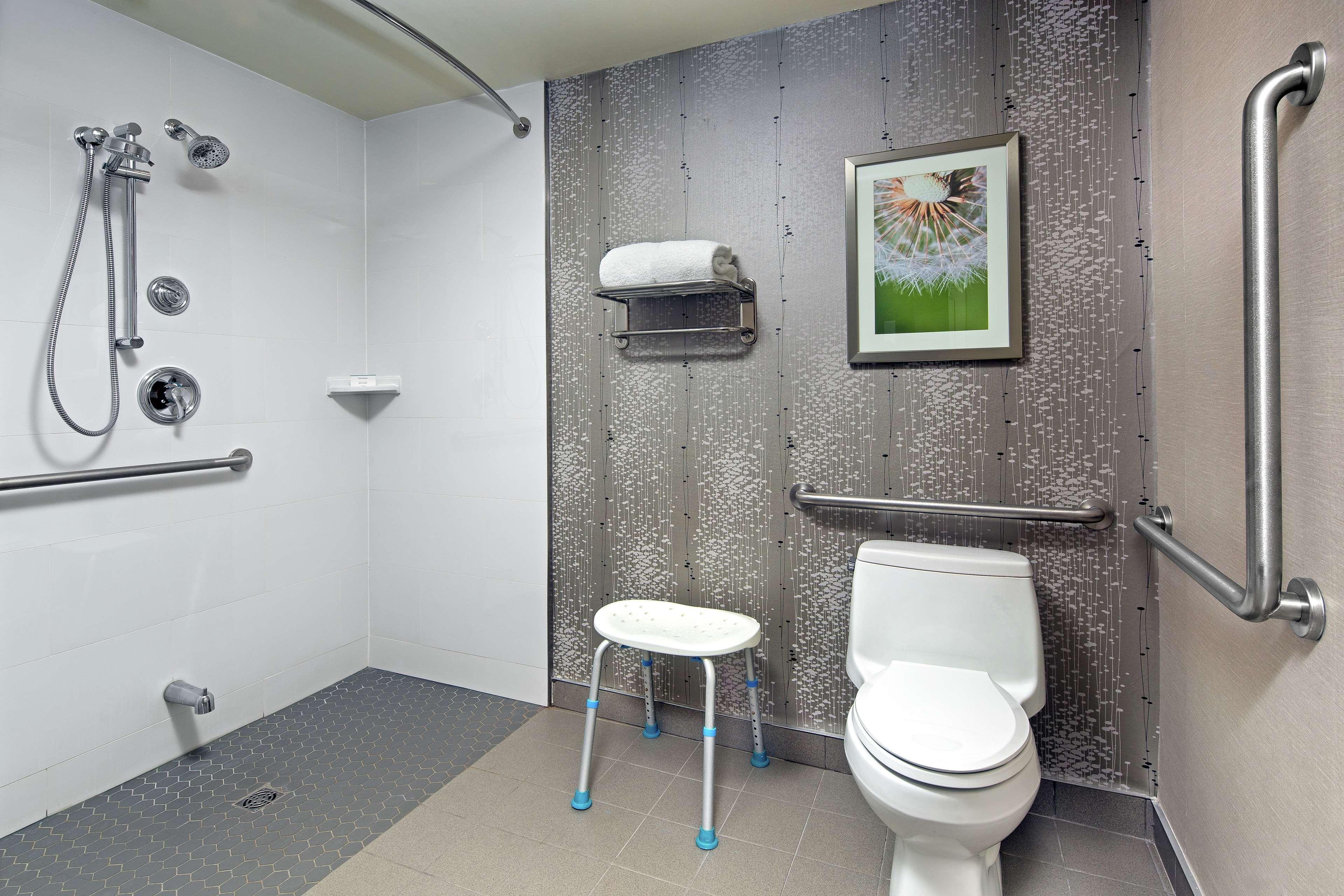 Hilton Garden Inn Toronto-Oakville Bagian luar foto