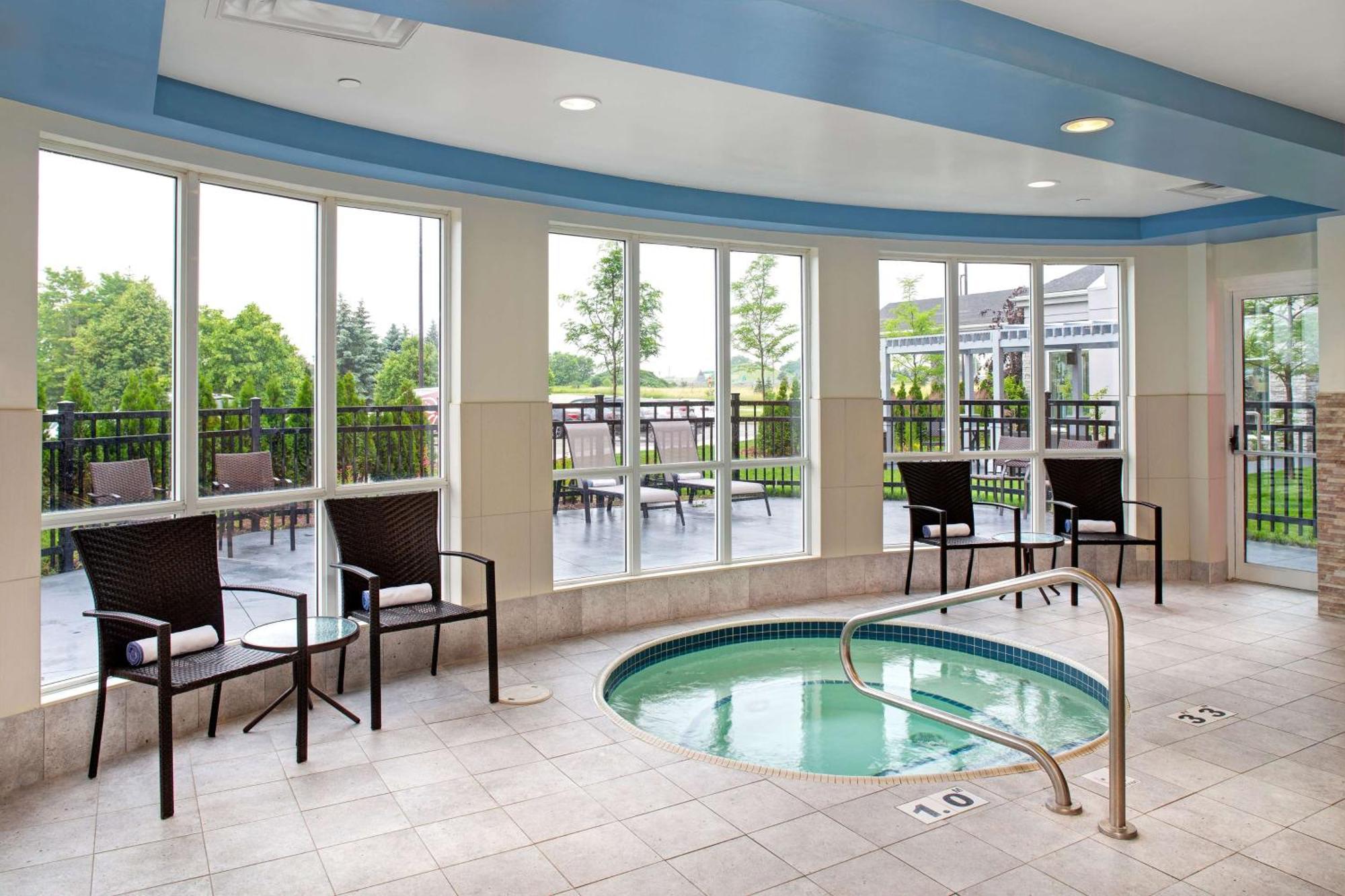Hilton Garden Inn Toronto-Oakville Bagian luar foto